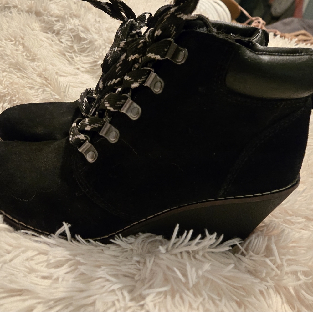 White Mountain wedge booties sz 9.5M